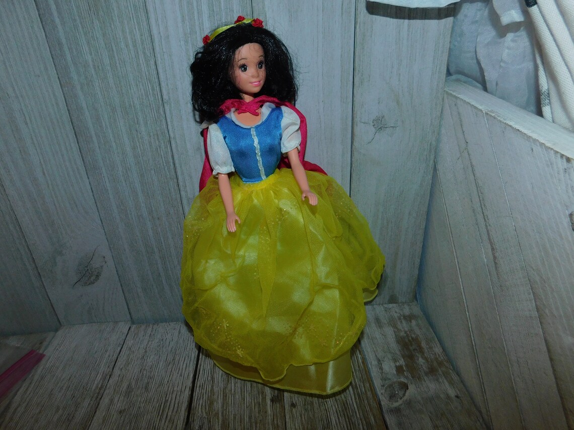 Vtg Snow White Barbie Doll With Accessories Mattel Snow White - Etsy