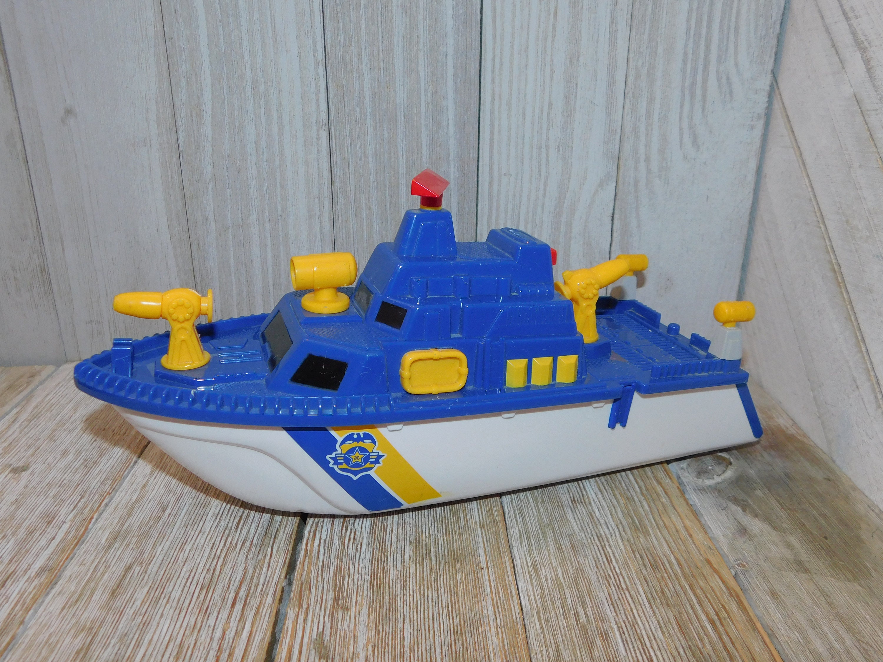 Bateau Garde Côtière - Plan Toys - MyLittleDream