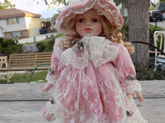 DOLL RUFFLED Pink Dress, Lace, Bows, Blonde Ringlet Hair, Porcelain,  Vintage Doll, Memories, Gift, Prop, Daysgonebytreasures *y - Etsy