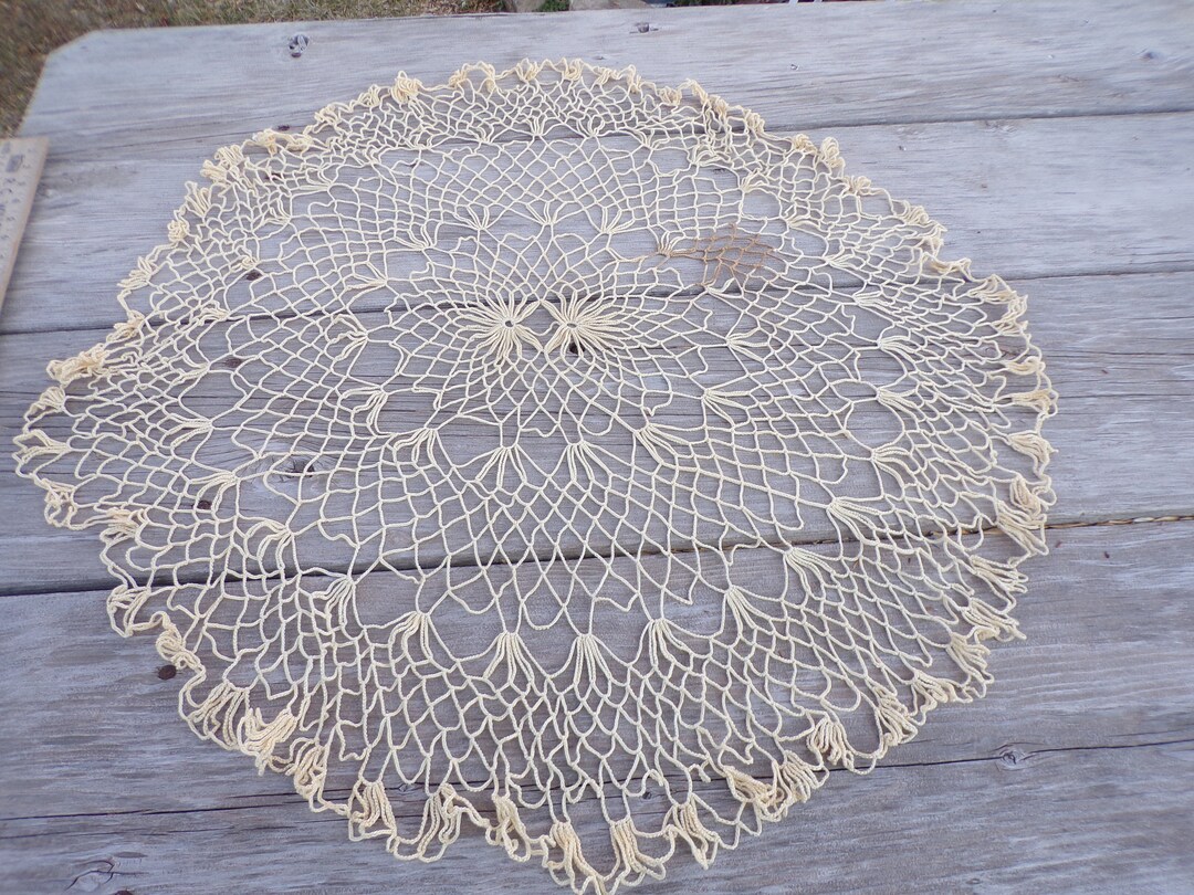 Vtg Large Round Doilies Tg off White Round Doilies Vtg Table Cover ...