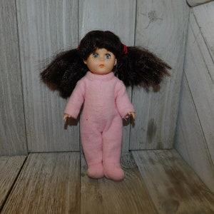 GINNY Vtg Dark Haired Doll in Her Pink Pj Jama&#39;s, Vintage Vogue Doll,  Vintage Ginny Doll, Gift ideas, Memories, Daysgonebytreasures, *y