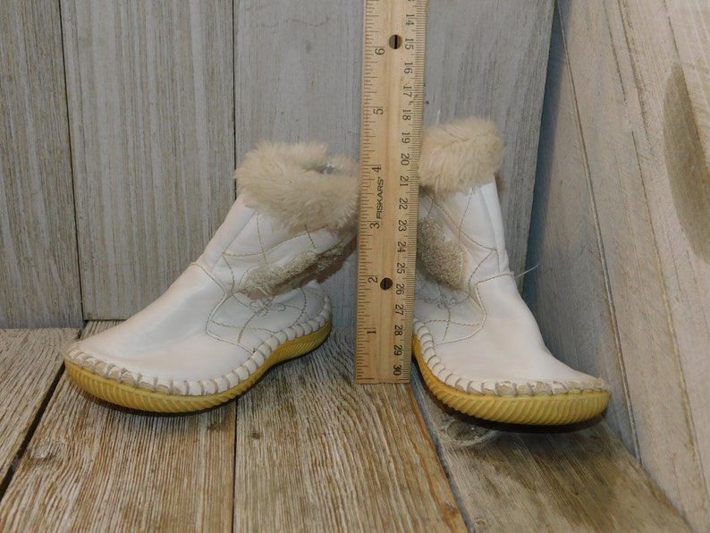 Vtg Little Girl Heart Winter Boots, Or Doll Boots, Vintage Girl boots, Vintage Childs Boots, Winter Home Décor, Prop, Daysgonebytreasures image 10