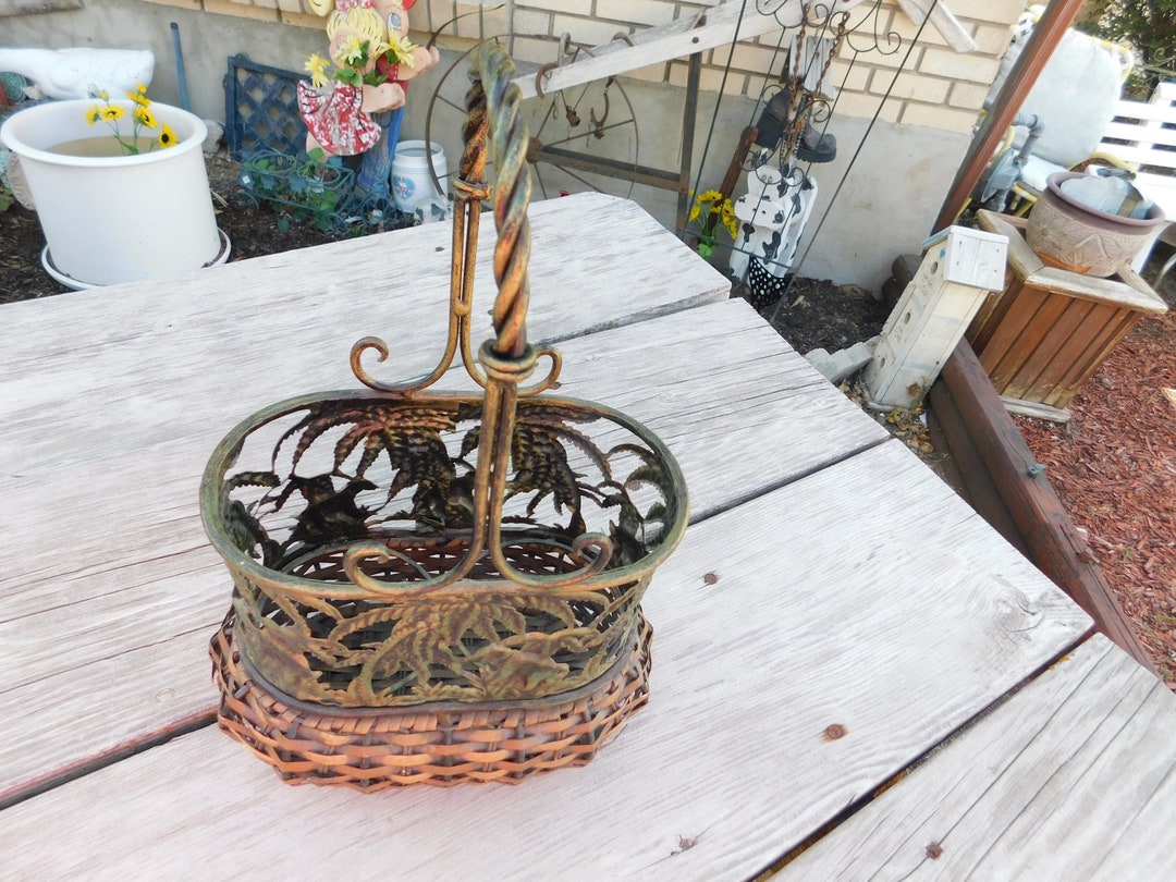 Wine Basket, Vintage Basket, Wicker Metal Basket, Picnic, Kitchen Decor ...