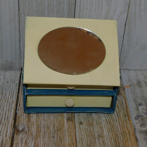 cardboard dresser 90s ROOM IN A BOX