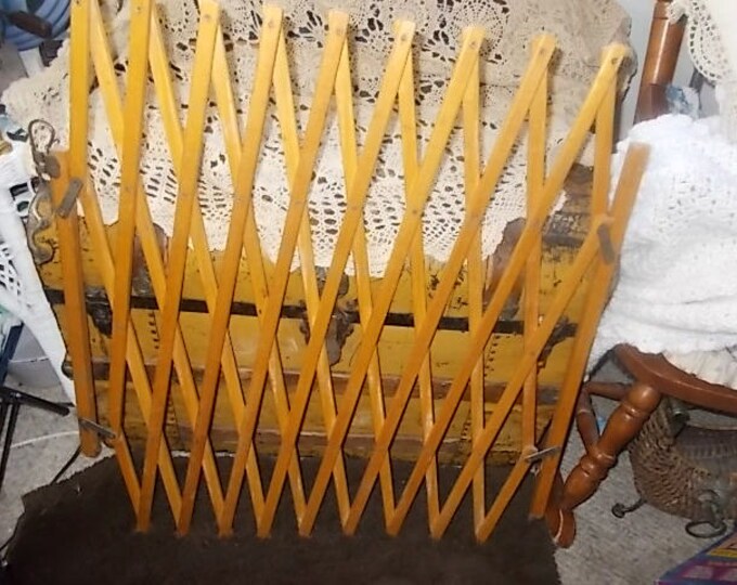 Vintage Wooden Accordion Baby Gate, Vintage Home Decor,counbtry Decor