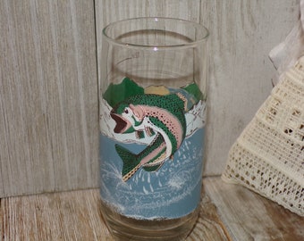 Vtg Tumbler Glass with a Fish, Wildlife Tumbler Glass, Vintage glass, Vintage Kitchen, Drinking glasses, Gift, Daysgonebytreasures *y