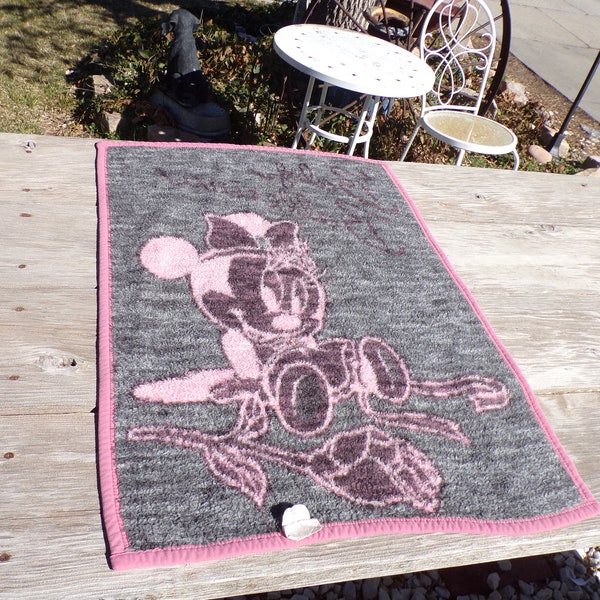Vtg Minnie Mouse Black Pink Blanket 1984, Toddler Blanket, Pink Black Blanket, Baby Blanket,  Memories, Gift, Prop, Daysgonebytreasures,