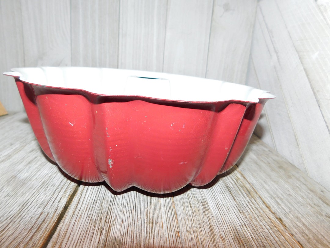 Bundt Cake Pan Vintage Cake Pan Bundt Pan Fluted Tube Pan Etsy