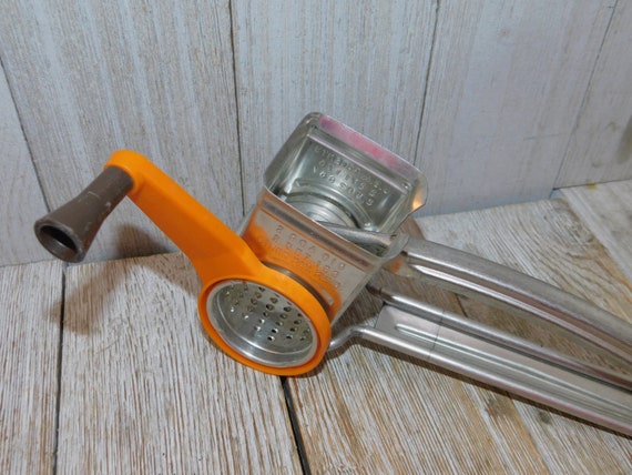 Vtg Crank Hand Grater Cheese Grater Vegetable Garter 