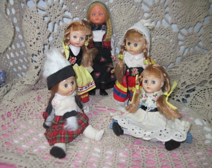 Group of Around the World Dolls 5 Dolls in the Group / Made by Etsy