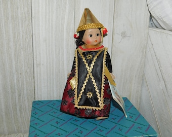 Madame Alexander Doll Indonesia with Box 579, Alexander Dolls of the World, Vintage Small Doll, Gift, Prop, Daysgonebytreasures **