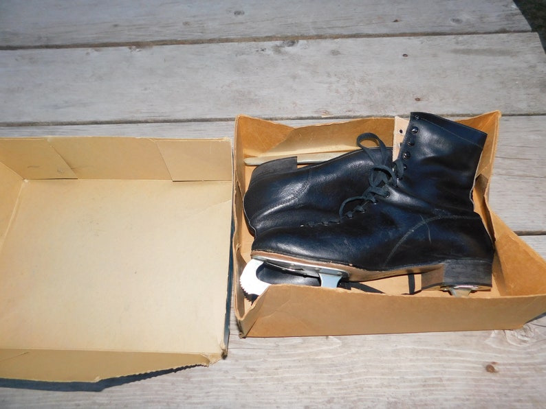 Basco Boston Athlete Shoes Vintage Ice Skates Sz 122190 Men Insulated, Vintage Ice Skates in Box, Winter Sports, daysgonebytreasures D*