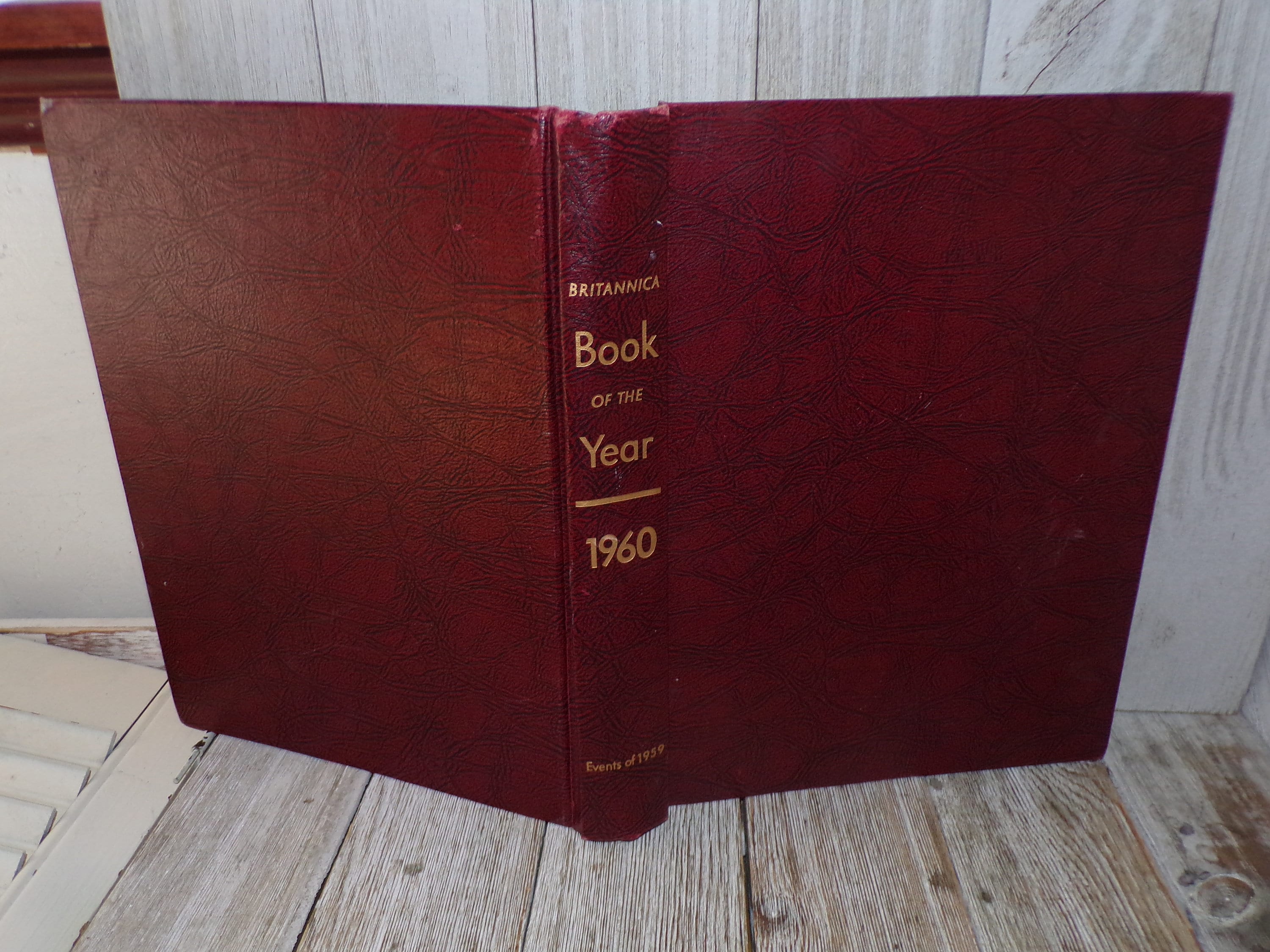 Britannica Book of the Year 1960, Birthday Gift Born 1960