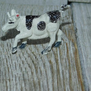 PLASTIC COW Vintage Tiny black, vintage toy cow, vintage western farm toys, vintage toys, tiny toy cow, gift idea, Daysgonebytreasures *