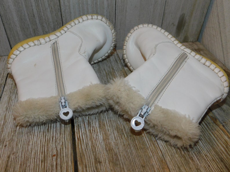 Vtg Little Girl Heart Winter Boots, Or Doll Boots, Vintage Girl boots, Vintage Childs Boots, Winter Home Décor, Prop, Daysgonebytreasures image 5