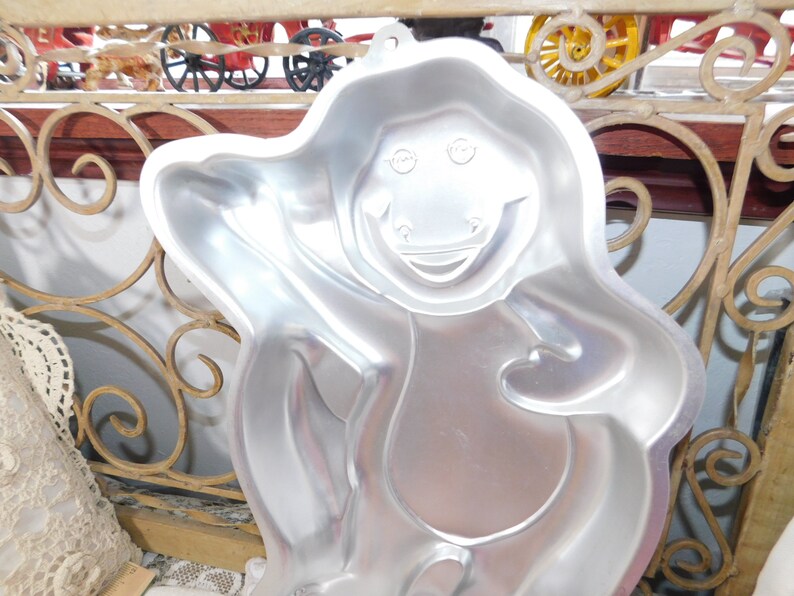 s* Barney Cake pan 1993 Wilton Pan Hard To Find, Barney Cake ,Barney, Barney Birthday Party, Cake Pan, Wilton Cake Pan,:
