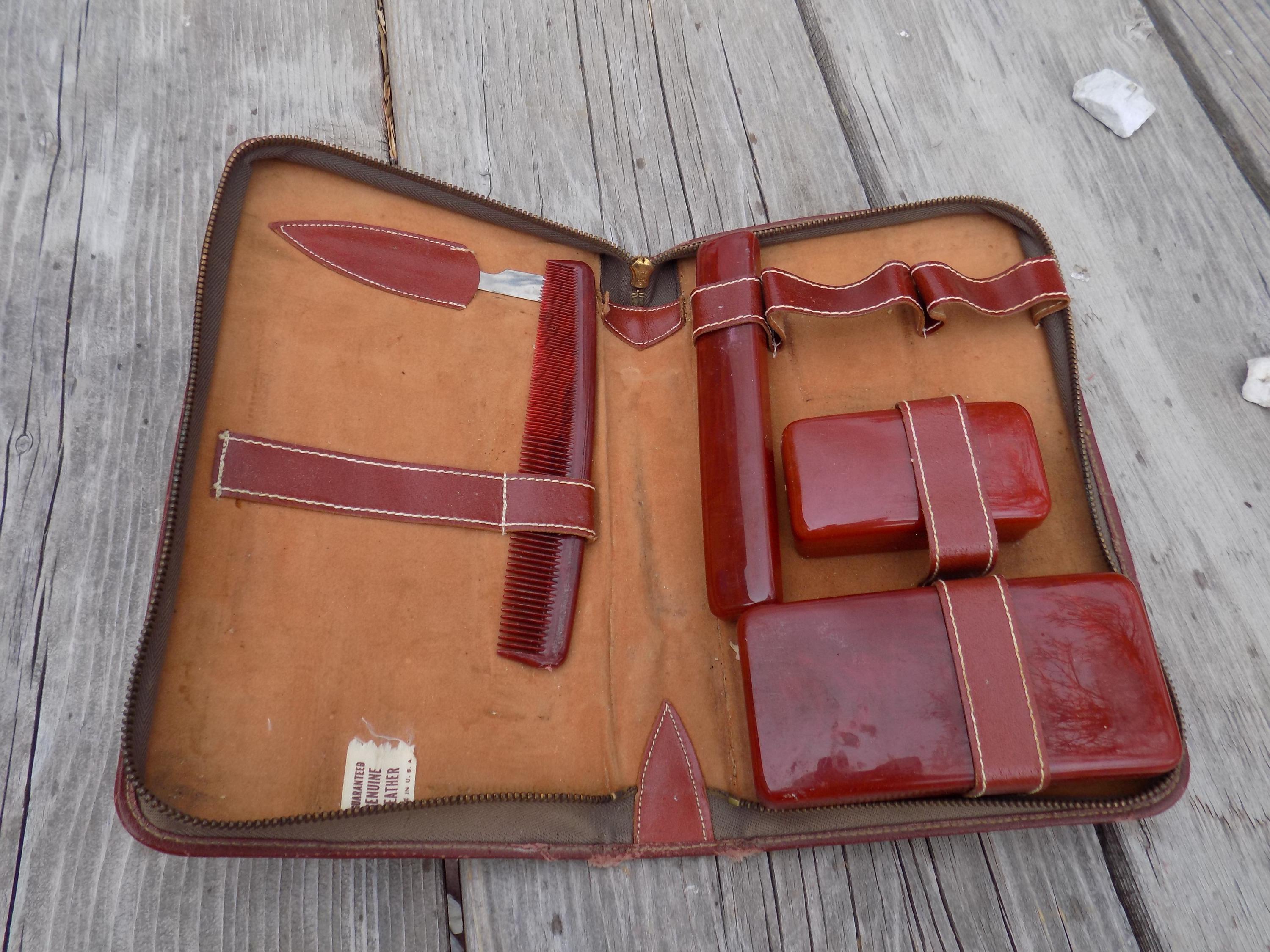 Travel Case Vintage Traveling Genuine Leather Travel Case, Vintage Bathroom Decor, Vintage grooming Accessory Vtg Case Daysgonebytreasures *