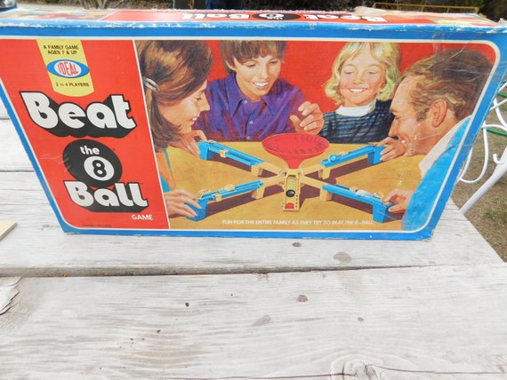 Beat The 8 Ball &ndash; Gioco Da Tavolo Per Famiglie, 2-4 Giocatori, Bambini E Adulti, Nuovo