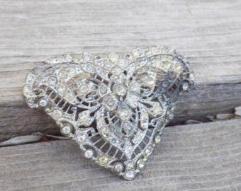 JEWLERY Vtg Piece Heart Shaped Clip MISSING Some RINESTONES,  For Repair Or Pieces, Memories, Gift, Prop, Daysgonebytreasures  *