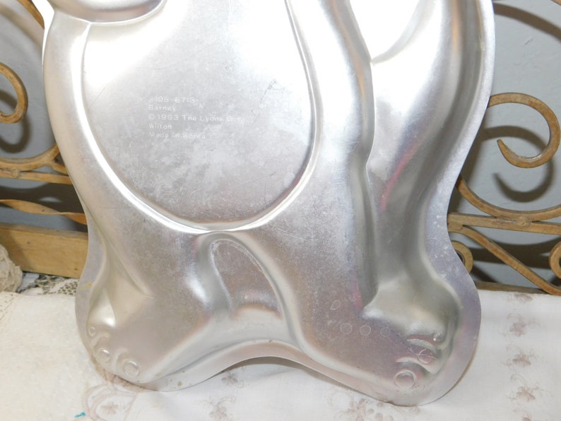 s* Barney Cake pan 1993 Wilton Pan Hard To Find, Barney Cake ,Barney, Barney Birthday Party, Cake Pan, Wilton Cake Pan,: