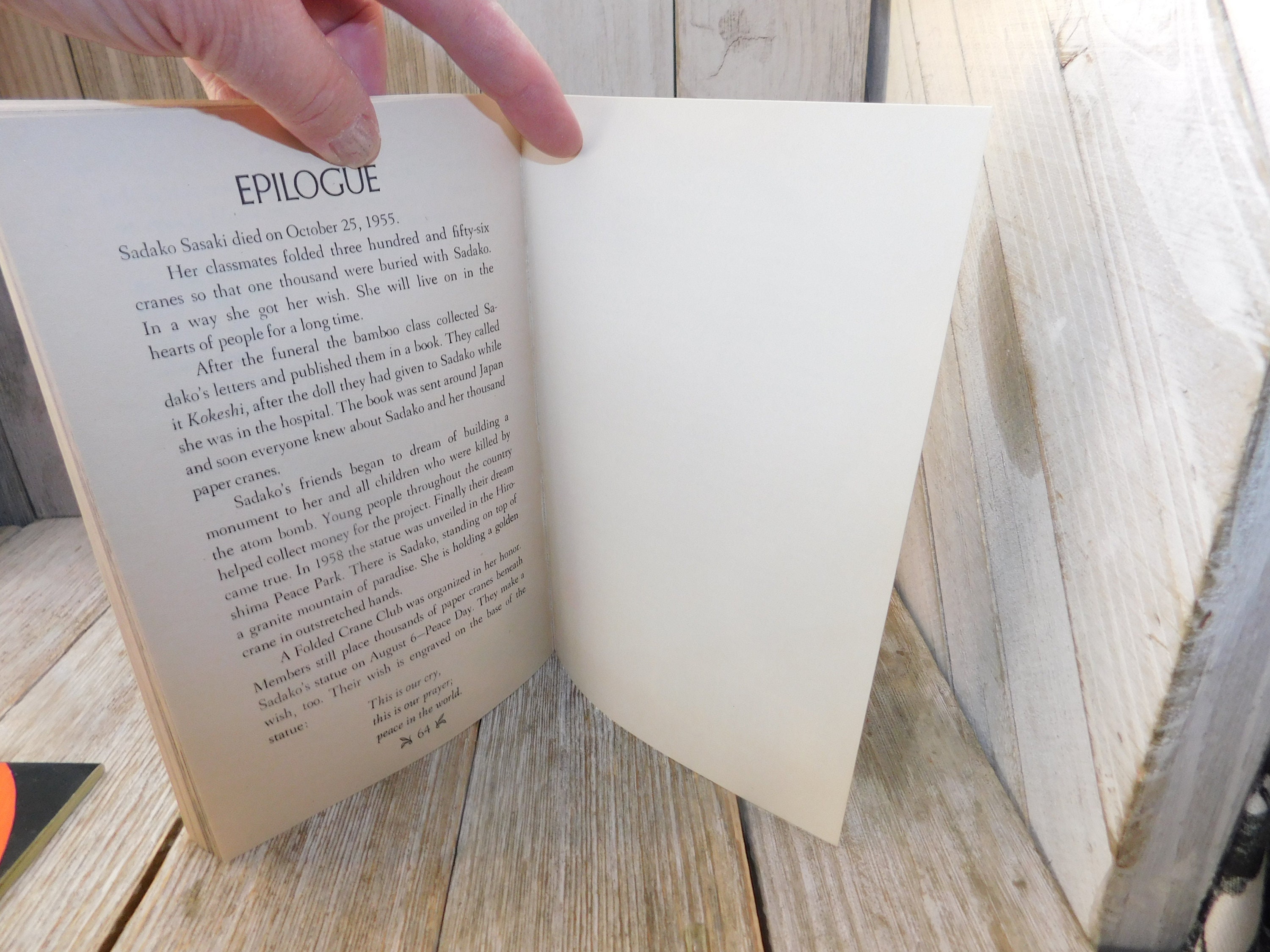 Vtg Sadako And The Thousand Paper Cranes By Eleanor Coerr 79 Etsy