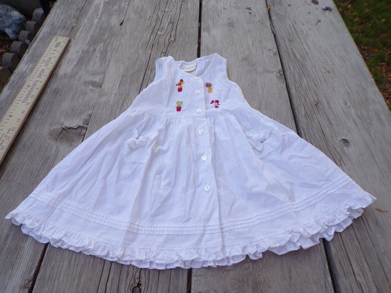 Vtg Little Girl Sleeveless Dress, Embroidery Dres… - image 1