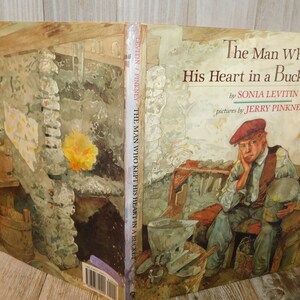 The man who Kept his Heart in a Bucket 95, by Sonia Levitin, Jerry Pinkney, Illustrator, Child Book, Memories, Daysgonebytreasures *