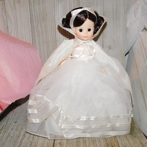 SNOW WHITE Doll Madame Alexander doll Fairytale Doll Princess Doll Vintage Doll,13 IN Doll with Box, Gift, Memories, Daysgonebytreasures *y