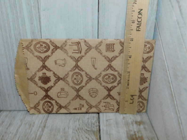 Daysgonebytreasures Prop Vintage Paper Shop Bag Memories Souvenirs Scrap Booking Vintage Williamsburg Restoration Small Paper Bag