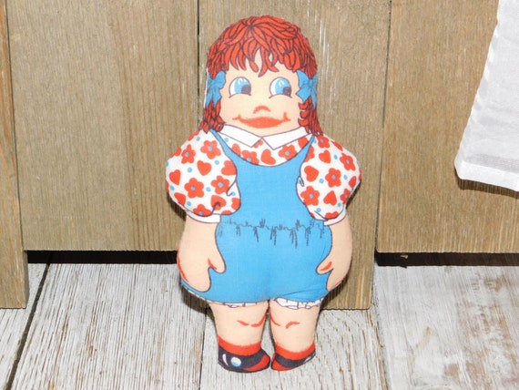 small raggedy ann doll