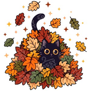 Puede incluir: Una ilustración de dibujos animados de un gato negro con ojos grandes que asoma desde un montón de hojas de otoño coloridas en tonos rojo, naranja, amarillo y verde. Se ve la cola del gato y hay pequeñas estrellas de cuatro puntas dispersas.