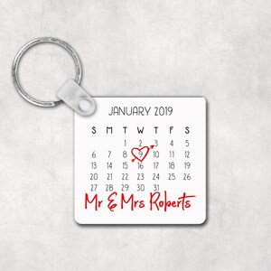 JewelryEveryday Custom Personalized Aluminum Anniversary Calendar Keychain