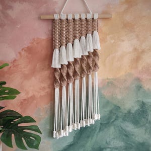 Tweekleurig macramé wandkleedpatroon, asymmetrische boho-stijl (PDF-handleiding)