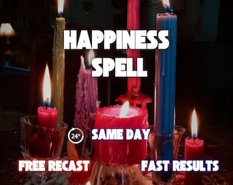 Può includere: Una collezione di candele accese di vari colori tra cui rosso, blu, giallo e viola, con sovrapposizioni di testo HAPPINESS SPELL, 24h SAME DAY, FREE RECAST e FAST RESULTS. Le candele sono poste in supporti di vetro con gocce di cera visibili.
