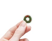 Christmas Wreath Sticker, Holiday Wreath Sticker, Evergreen Wreath, framing detail (Bill Shew)