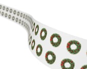 Christmas Wreath Sticker, Holiday Wreath Sticker, Evergreen Wreath, close-up (Bill Shew)