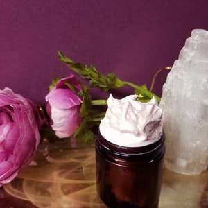 Real Selenite Crystal Powder face cream New cream base infused Alkanet  Root  Rosehips  very nice cream
