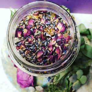 Rose Face Cream with hibiscus powder image 4