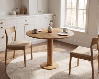 Handgefertigter runder Esstisch aus massiver Eiche oder Kiefer, Frühstückstisch im Mid-Century-Stil mit konischen Beinen, auf Bestellung gefertigt für Wohnungen