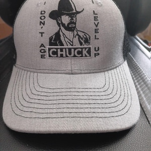 Gorra Chuck Norris: No envejezco, subo de nivel