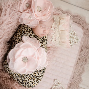 Neugeborenen Leopard Layette Baumwolle Baby Krawatte Swaddle mit großer Blume auf der Brust und passenden Stirnband