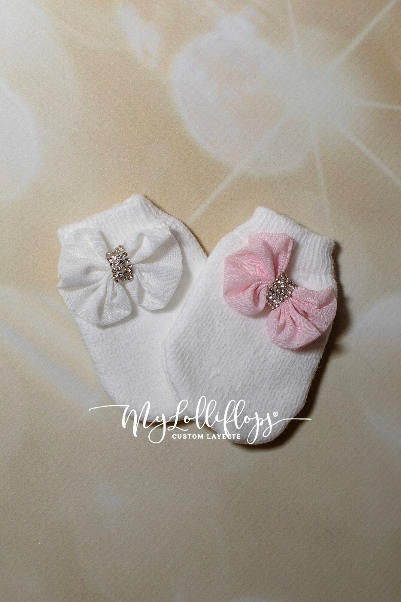 Baby Girl Mittens White Newborn Mittens Infant Baby Girl Mittens with little rhinestone bow