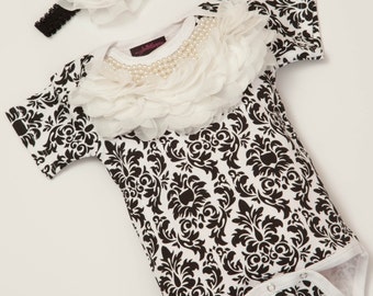 Black Damask Baby Girl One Piece Set Short Sleeve Set with Pearl and Chiffon Collar