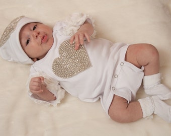 White Infant Baby Girl One Piece Set White Short Sleeve Set with Chiffon and Rhinestone Heart