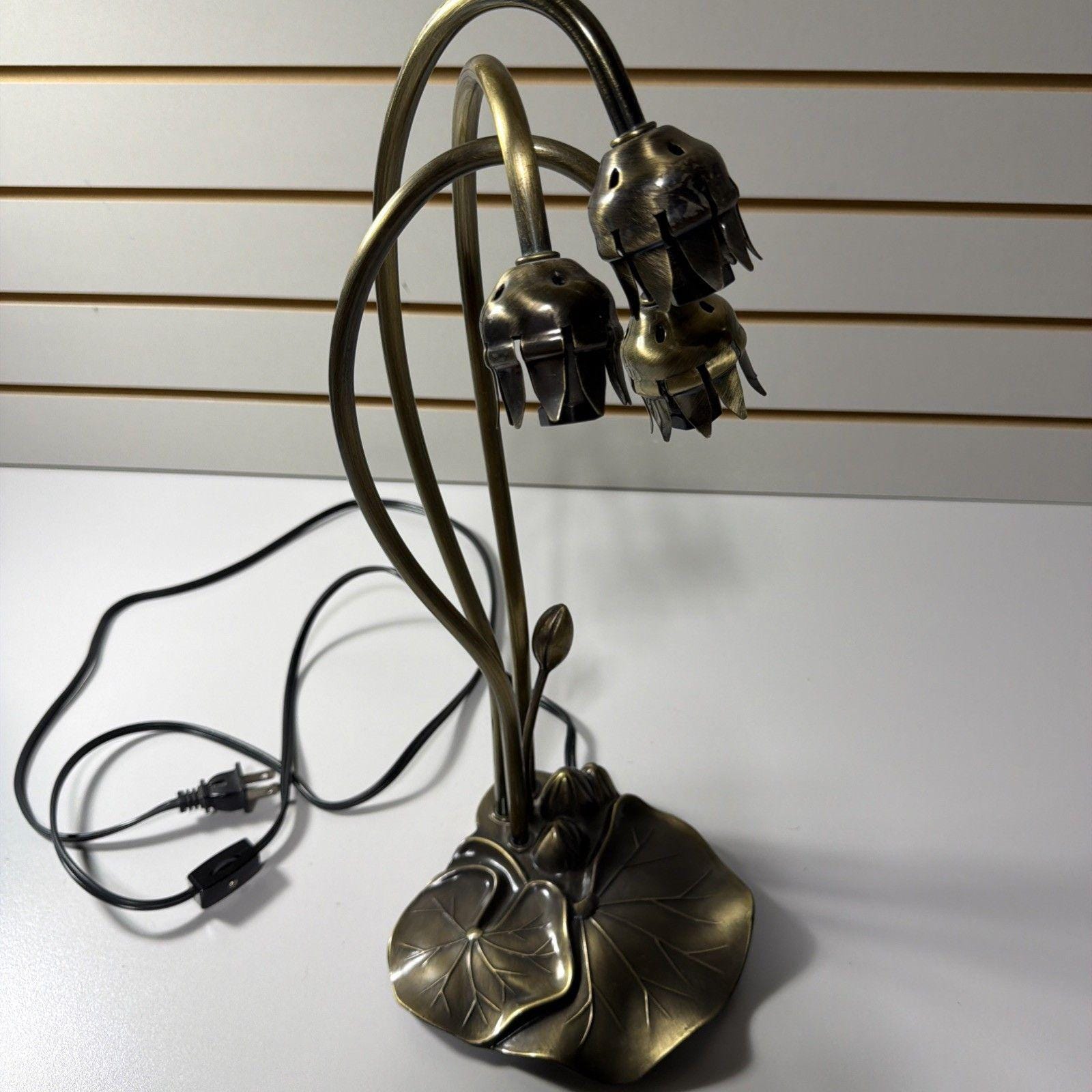 Tiffanys lily lamp - Etsy 日本
