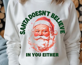 サンタもあなたを信じていない PNG、面白いレトロサンタクリスマスシャツデザイン、皮肉なクリスマス昇華プリント、透明な背景