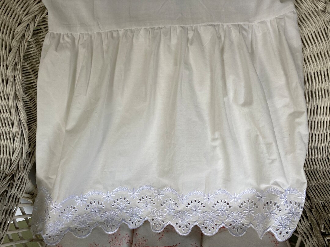 Vintage Bed Skirt Fulldouble Bed Size White Eyelet Etsy