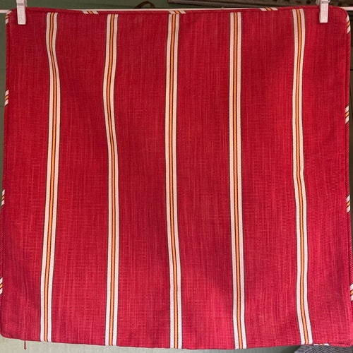 housse de coussin vintage, Pottery Barn, rayures pour auvent, rouge, jaune, blanc cassé, tissu 100 % coton, poids design, 18 x 18 po.