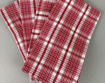 Vintage Table Napkins, Dinner Napkins, Set of 4, UNUSED, Red and White Plaid, 100% Cotton Fabric, Measures 17 x 17 1/2"