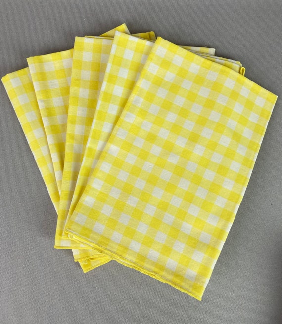 Vintage, Table Napkins, Set of 5, Yellow and White Gingham Checks,  Measure approx. 17 x 17", Cotton Blend Fabrric